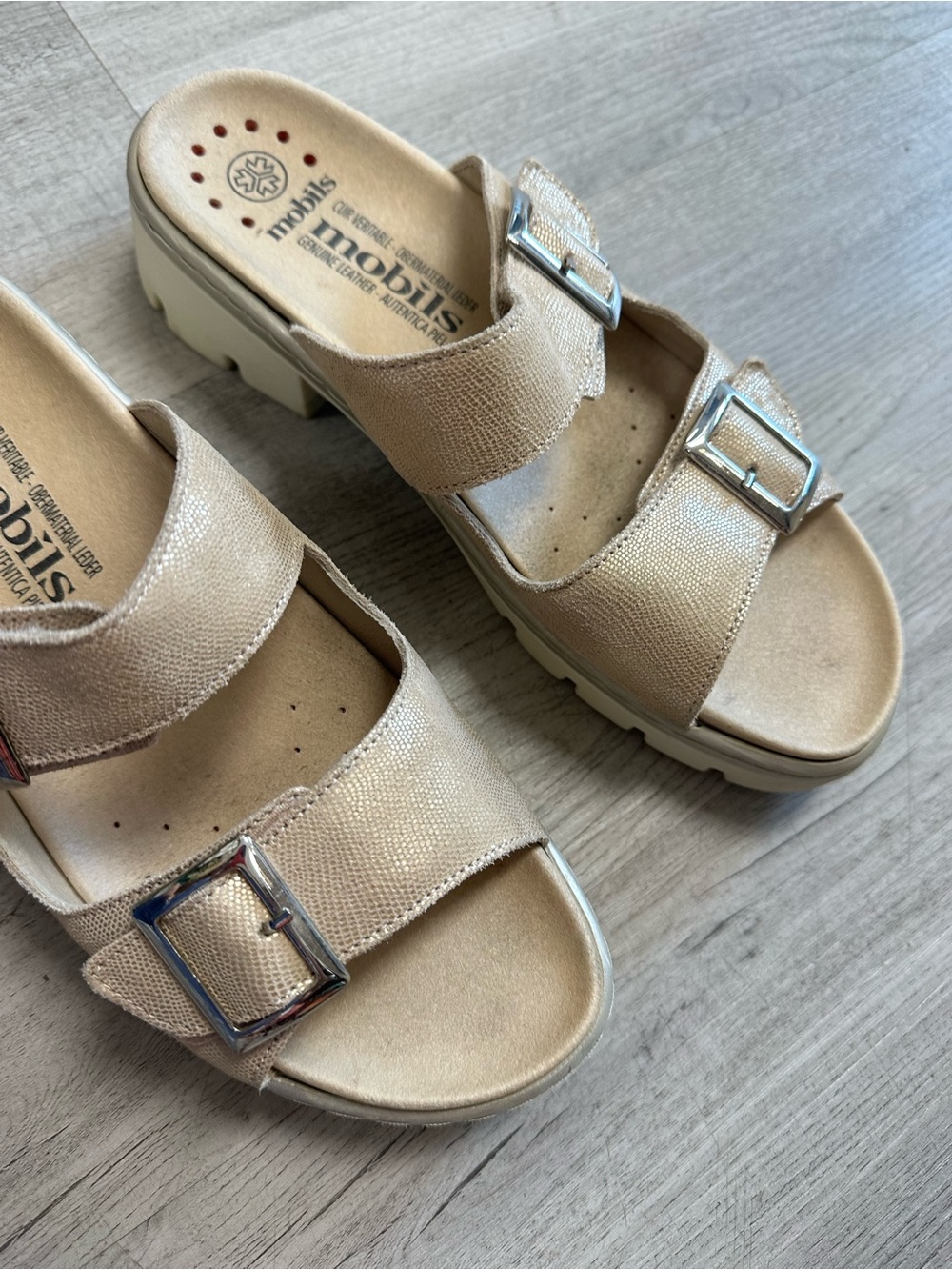 Mephisto Beige Leather Dual-Buckle Comfort Sandal - Picture 4 of 7